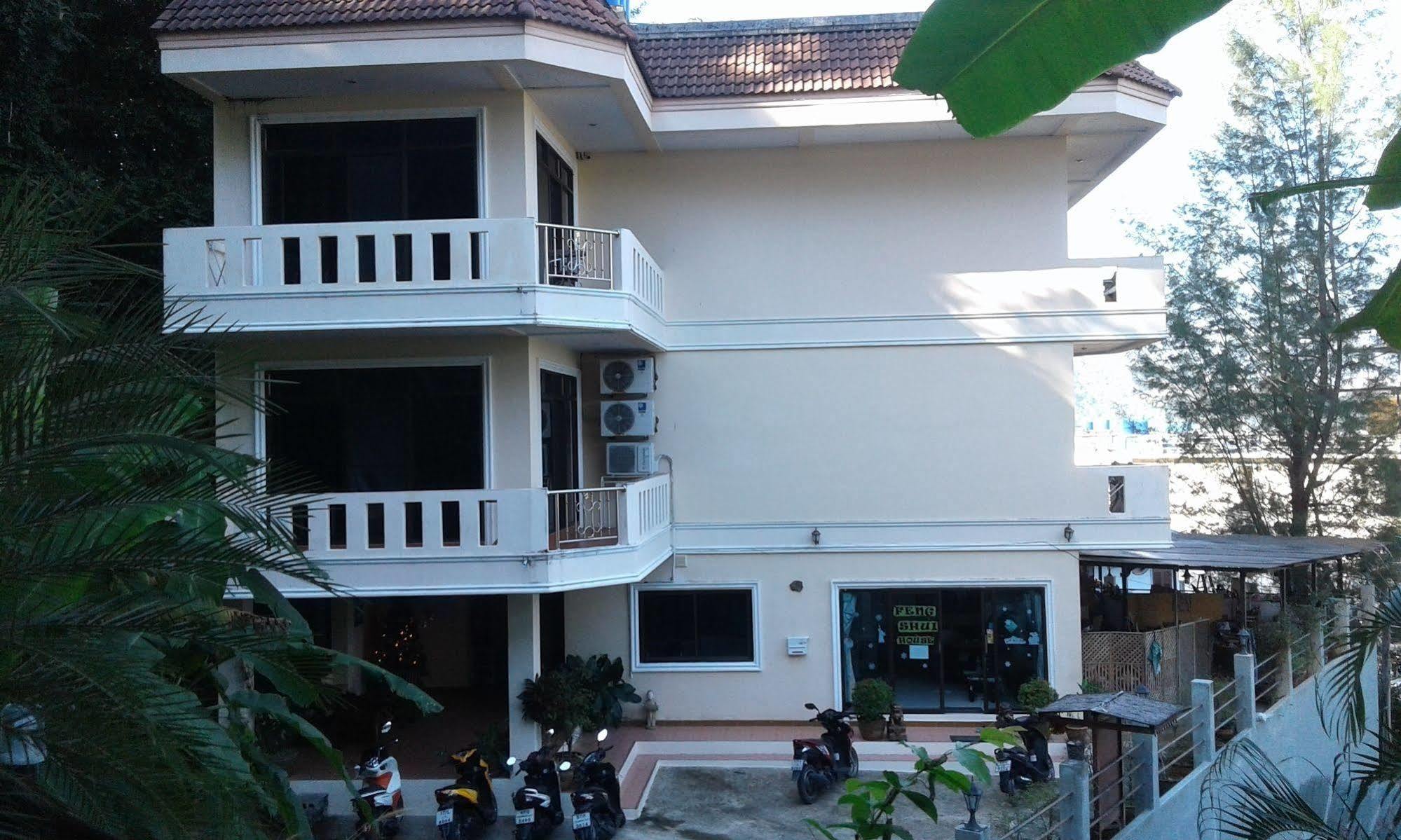 Hotel Feng Shui House à Patong Extérieur photo