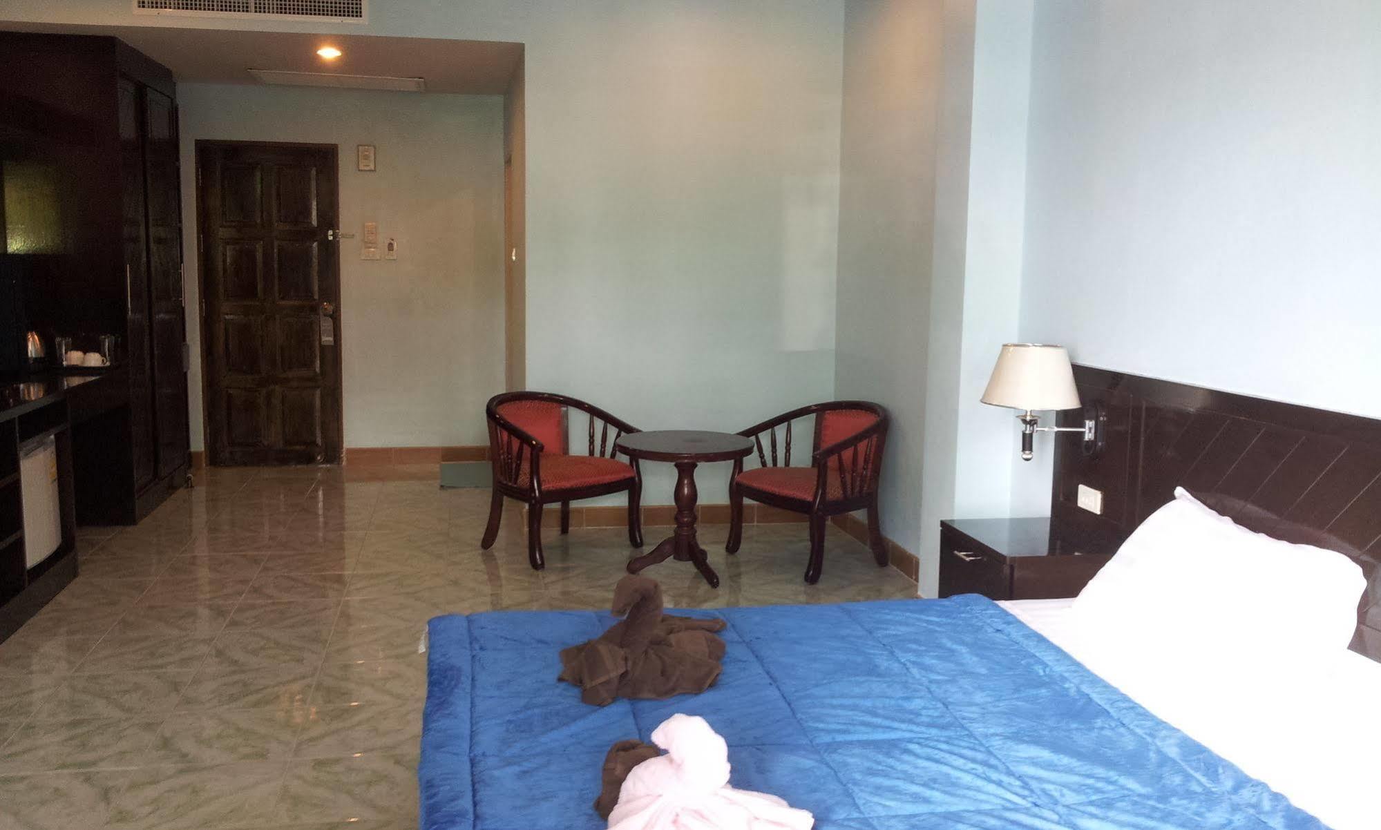 Hotel Feng Shui House à Patong Extérieur photo